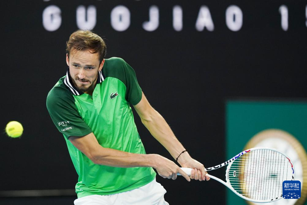 手夹击下 手夹击下